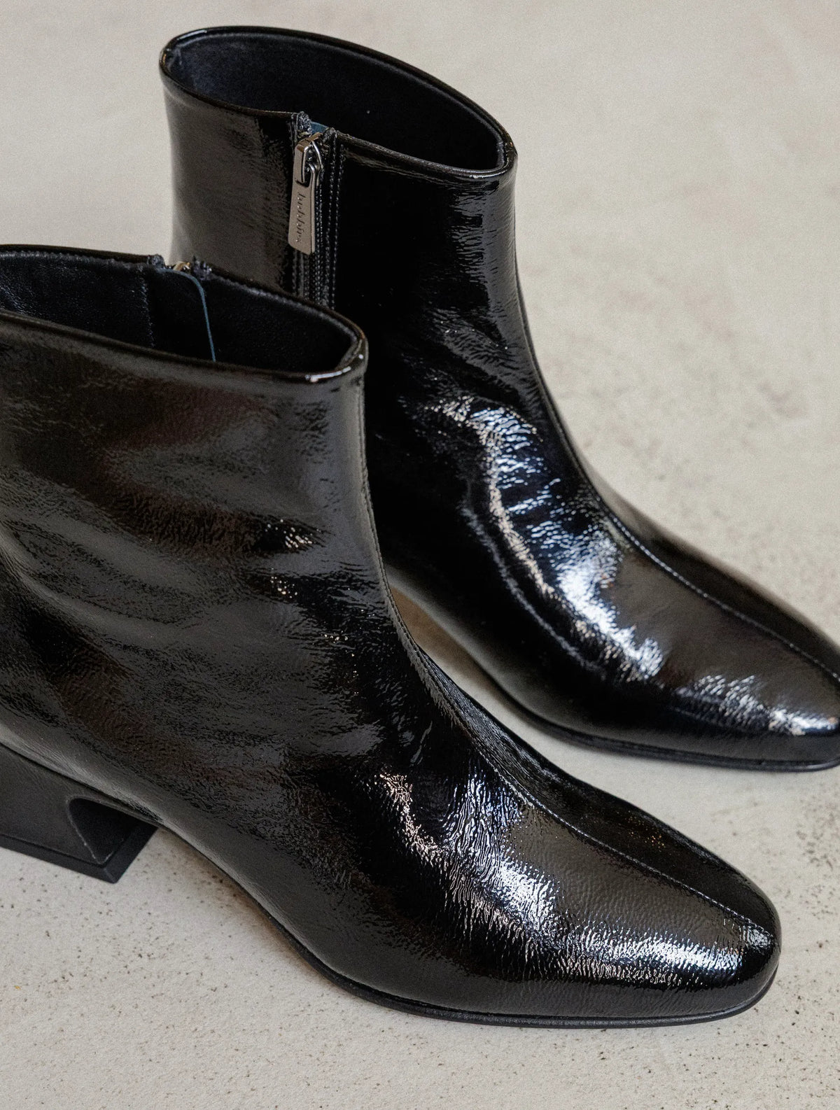 Vinyl Black