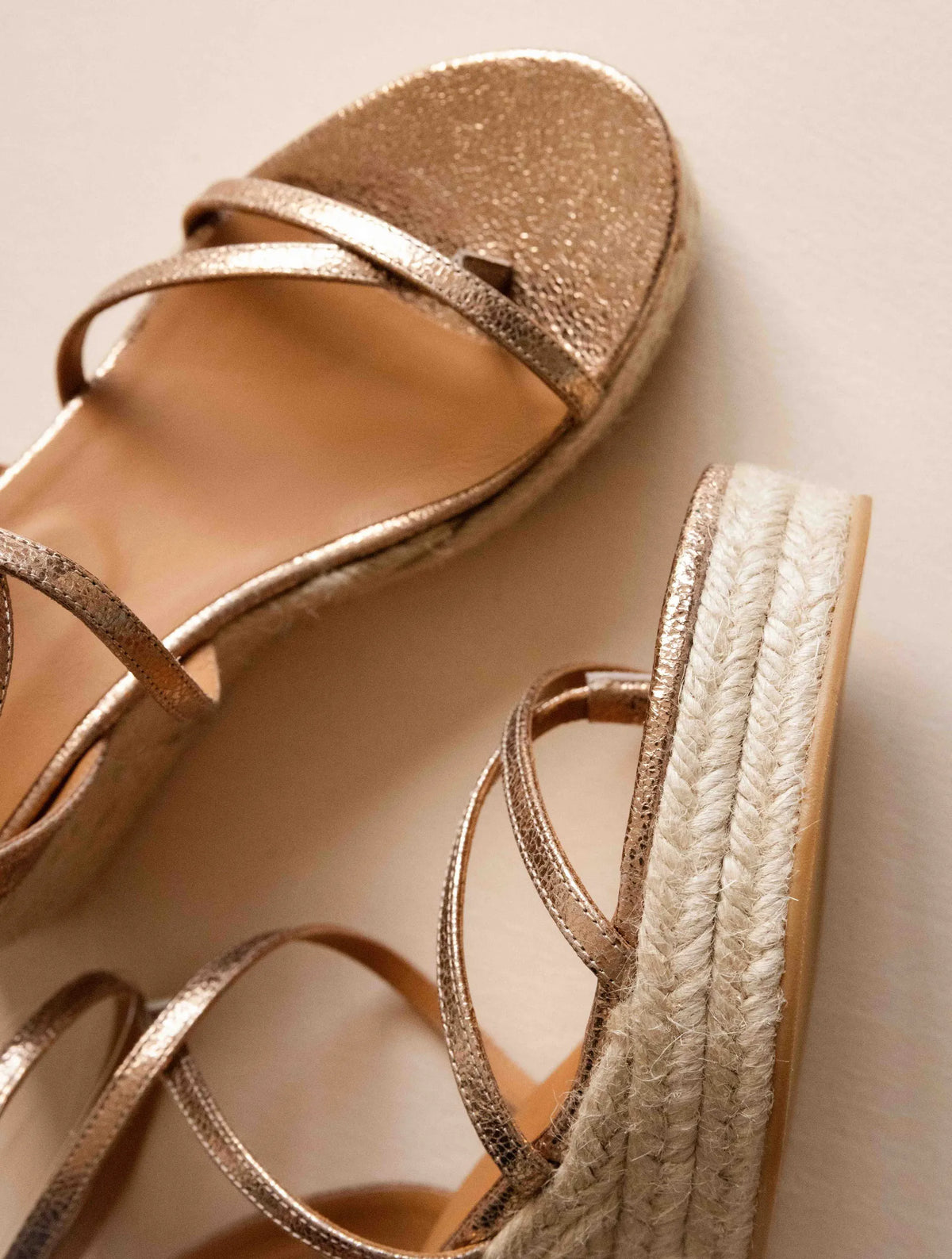 Sepia Gold
