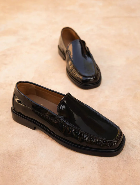 Lacquered Black