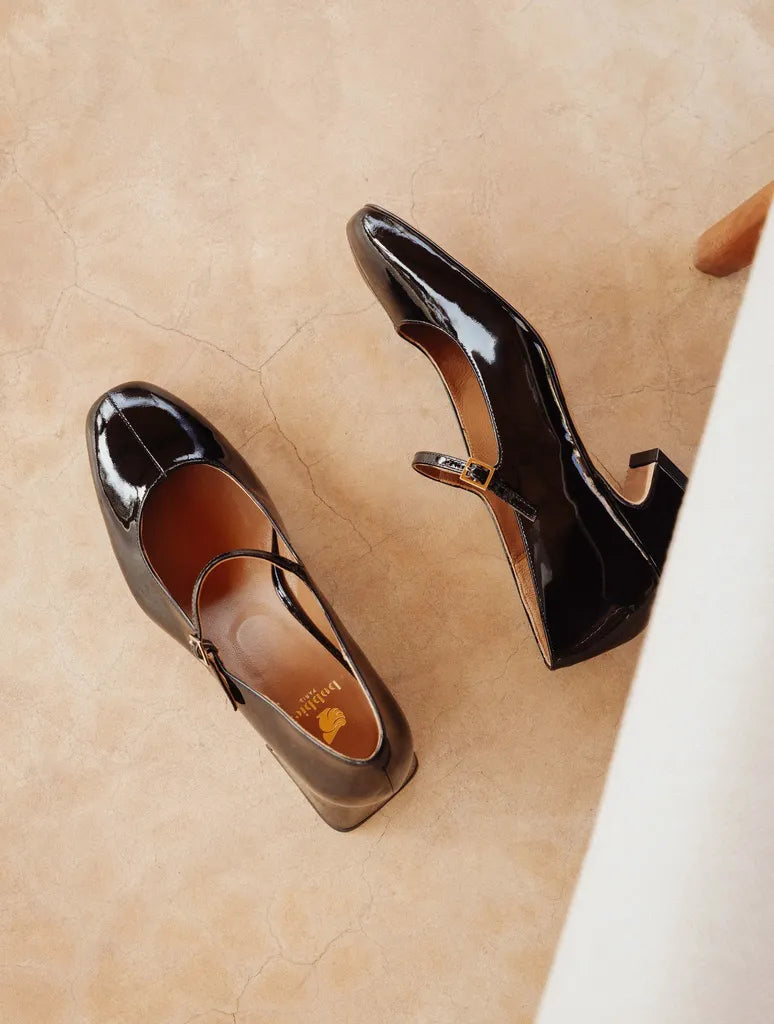 Lacquered Black