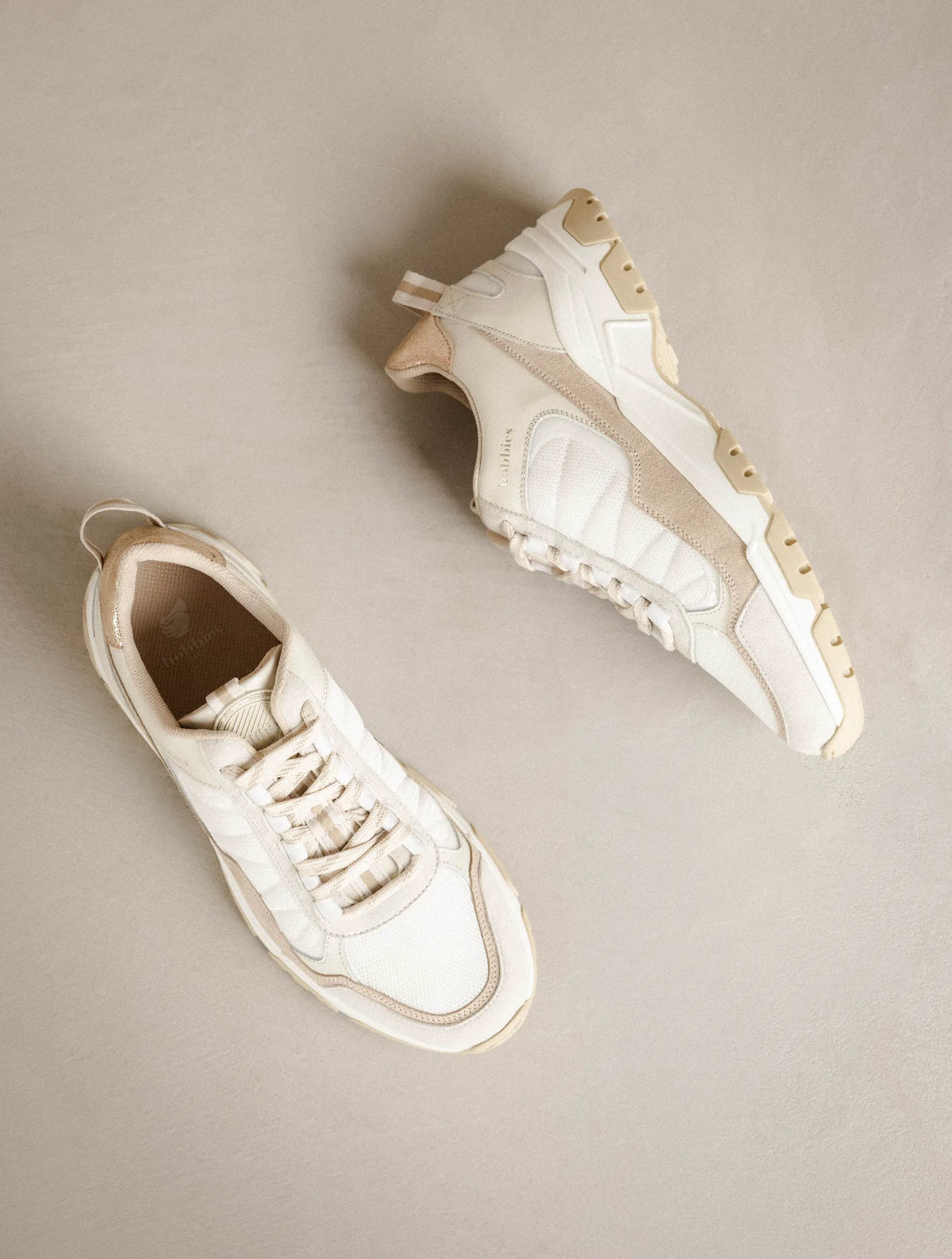 White & Papyrus