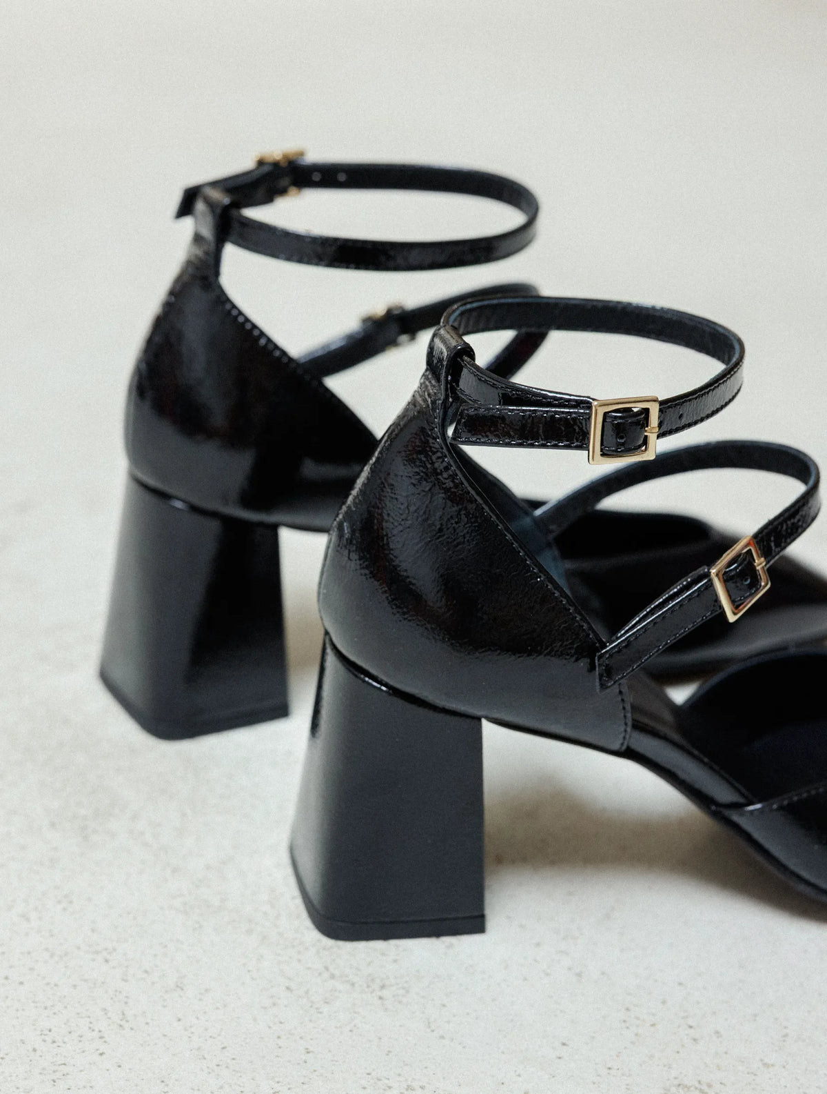 Vinyl Black