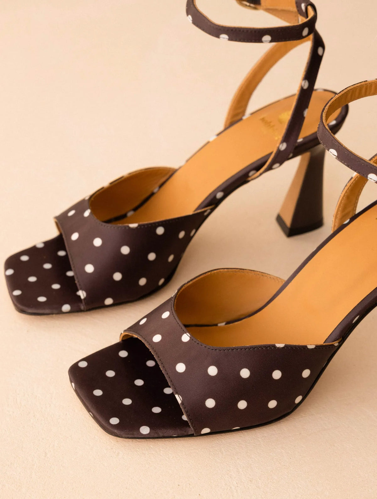 Mocha Dots