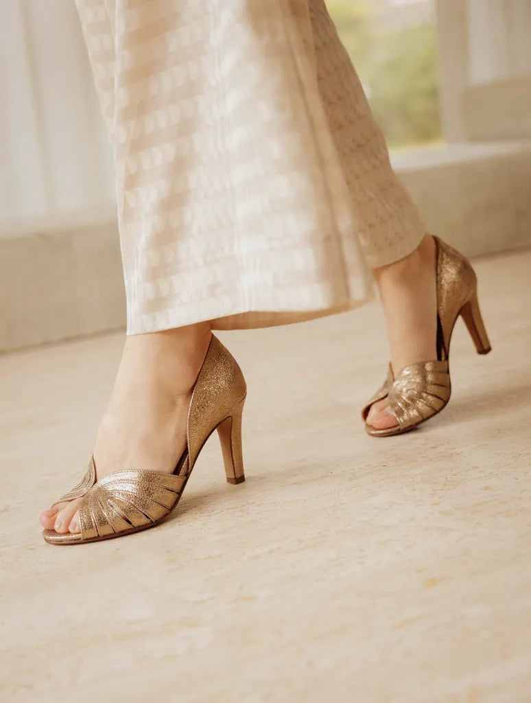 Sepia Gold