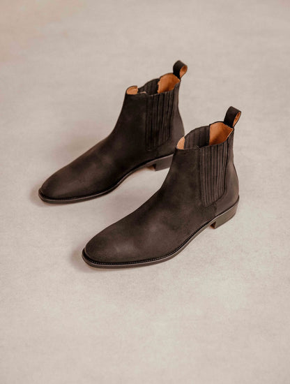 Vesuvius Black