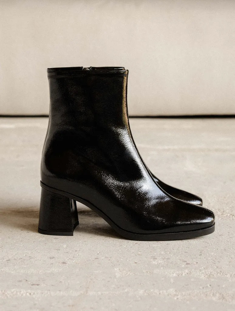 Vinyl Black
