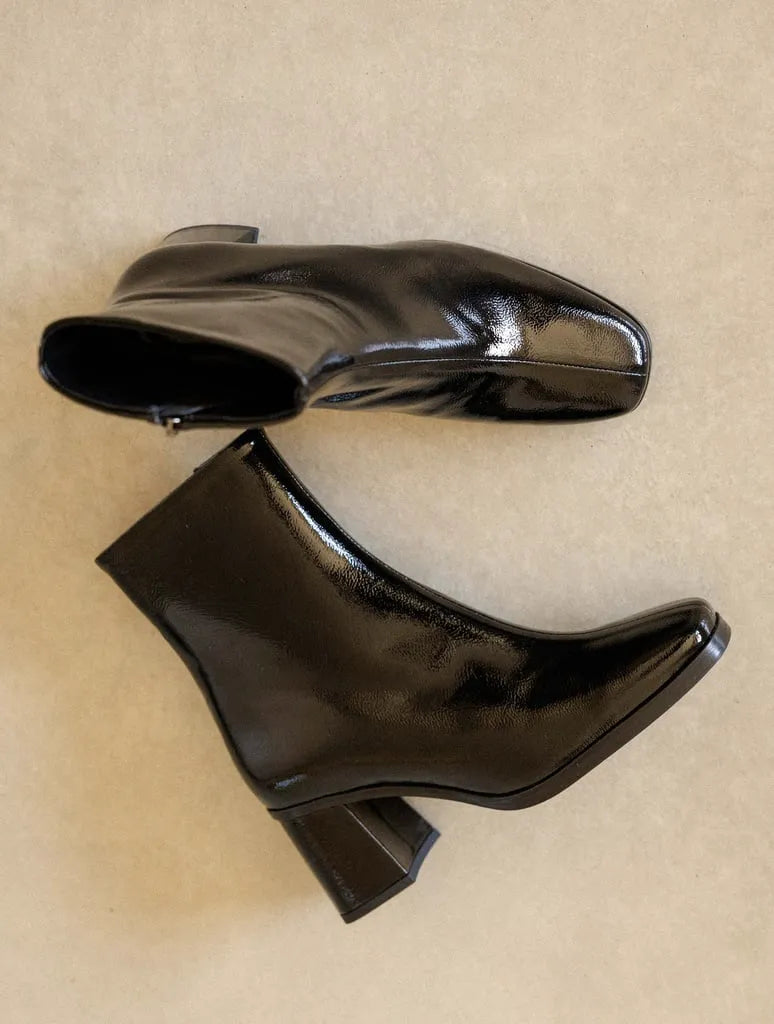 Vinyl Black