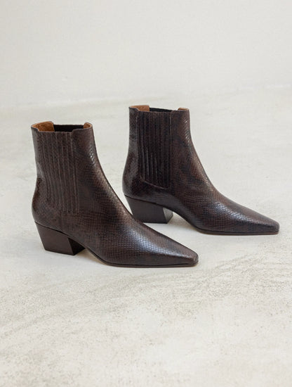 Cobra Brown